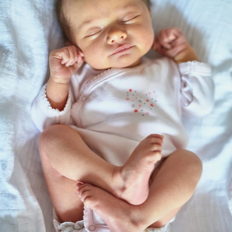 Newborn feeding help, newborn rugby, specialist feeding support rugby Breastfeeding support rugby, Breastfeeding support coventry, breastfeeding support lutterworth, tongue tie, Jas Malhi Lactation consultant