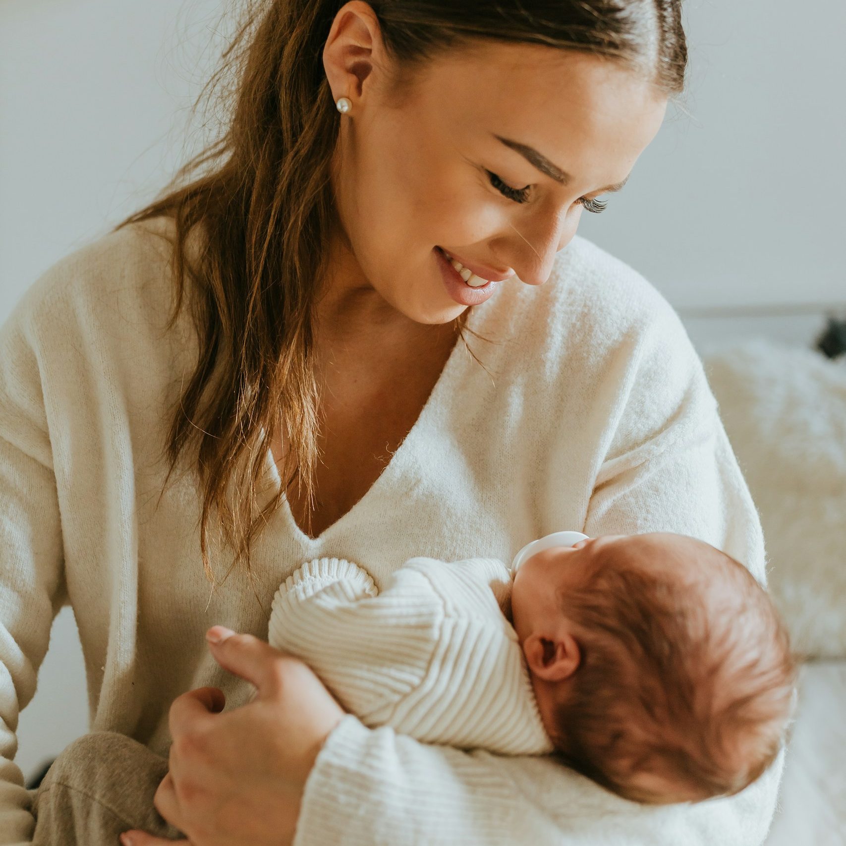 Breastfeeding support rugby, Breastfeeding support coventry, breastfeeding support lutterworth, tongue tie, Jas Malhi Lactation consultant